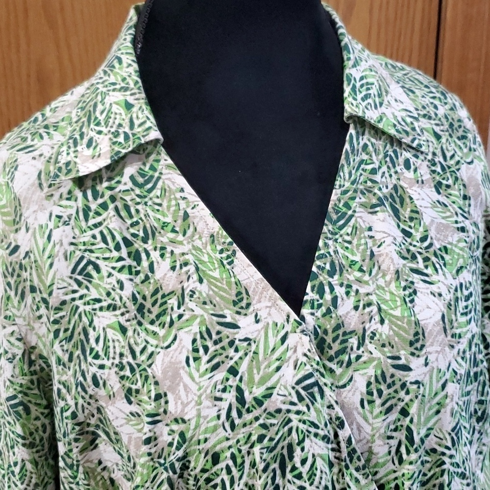 Cabi 3/4 sleeve faux wrap green tan leaf pattern mini dress - Picture 2 of 8